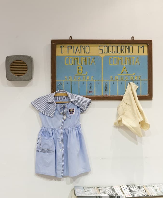 Sezione oggetti ritrovati della mostra Colonie Marine